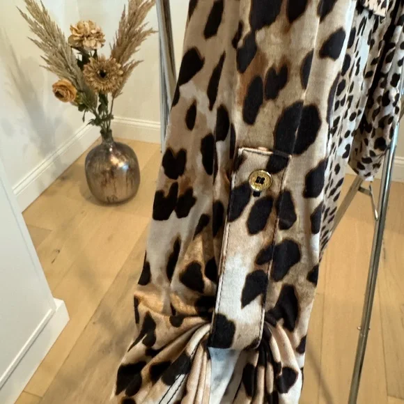 Calvin Klein Half Zip 3/4 Sleeve Leopard Print Top - L - NWT - Picture 8 of 9